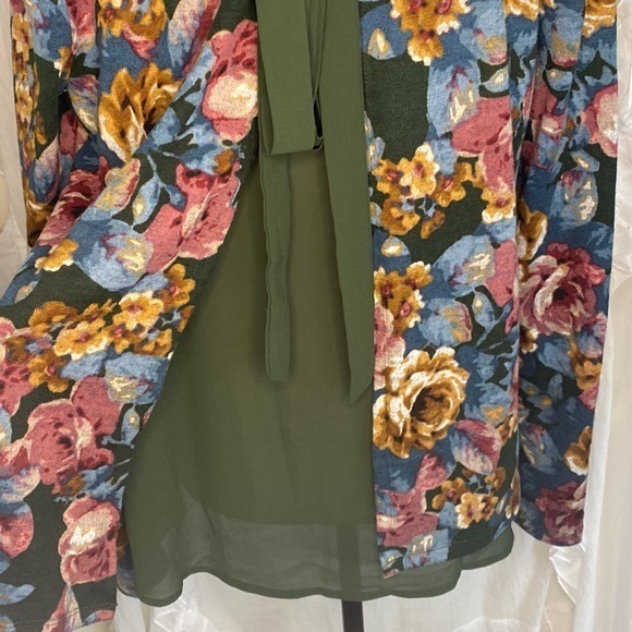 Bobeau‎ Floral and Dark Green Layered Long Sleeve Top Size Small - Picture 6 of 8